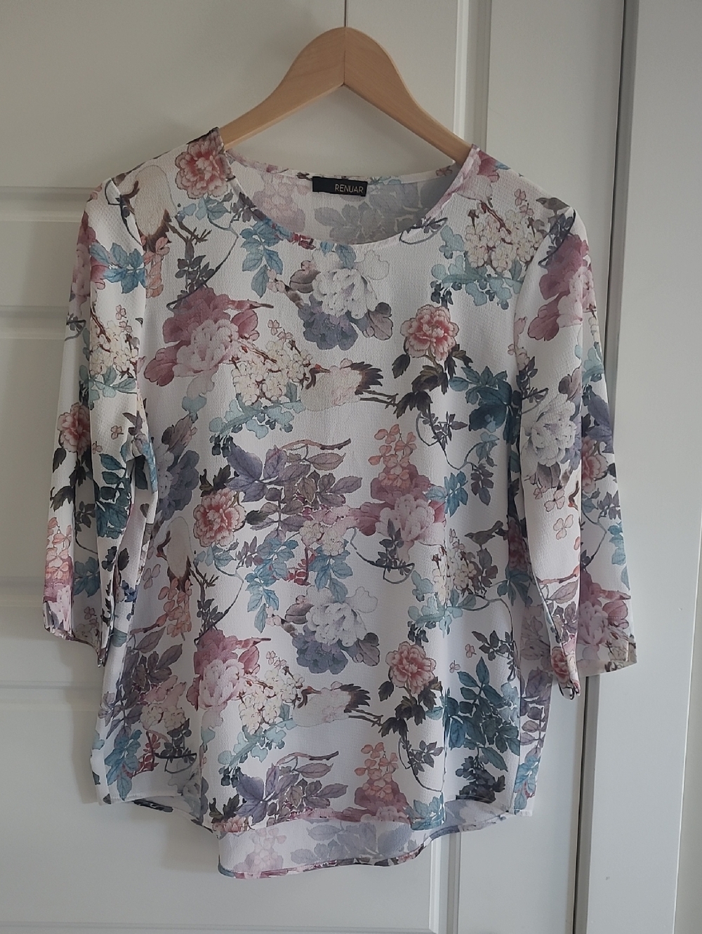 Renuar Blouse. Estimated Size M